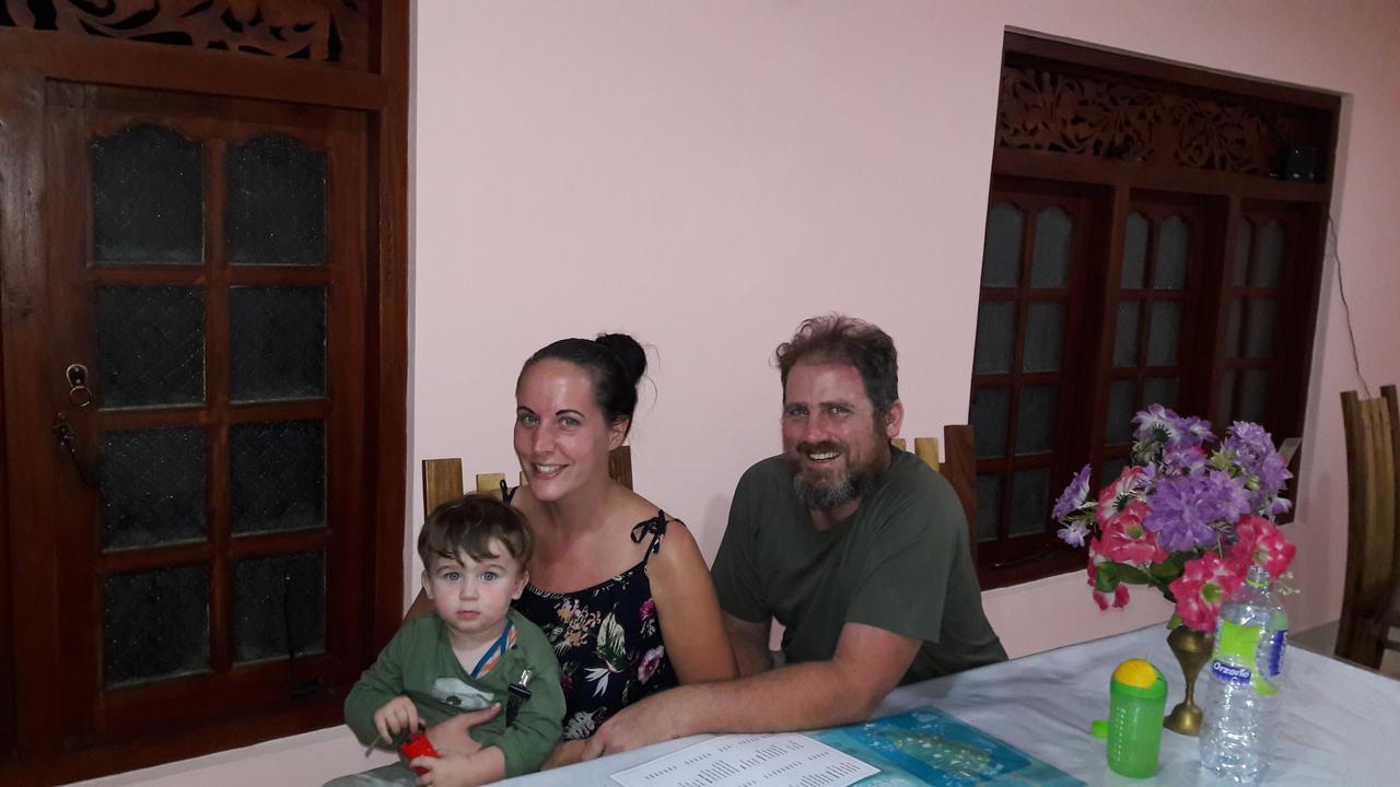 Apple Sara Home Stay Kandy Exteriör bild