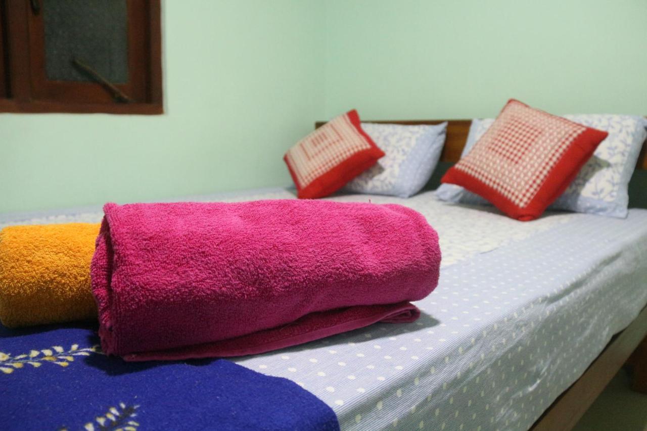 Apple Sara Home Stay Kandy Exteriör bild